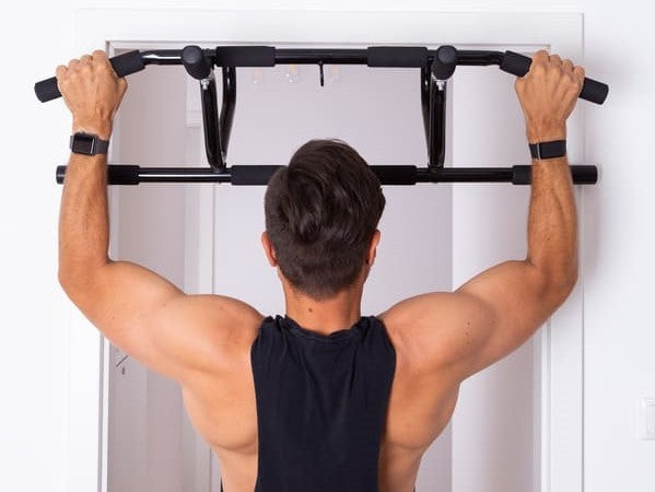 How to Use a Pull-Up Bar for a Full-Body Workout